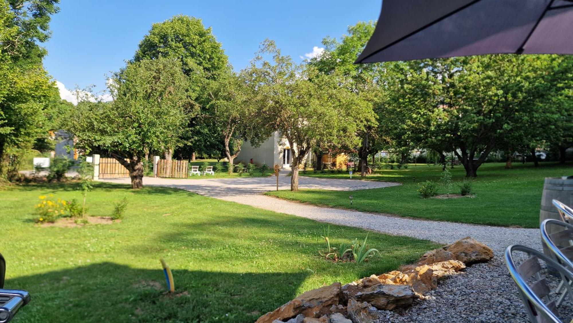 Gite L'Enclos O Rendez-Vous Roquefeuil-Pays De Sault- Avec Jardin Ngoại thất bức ảnh