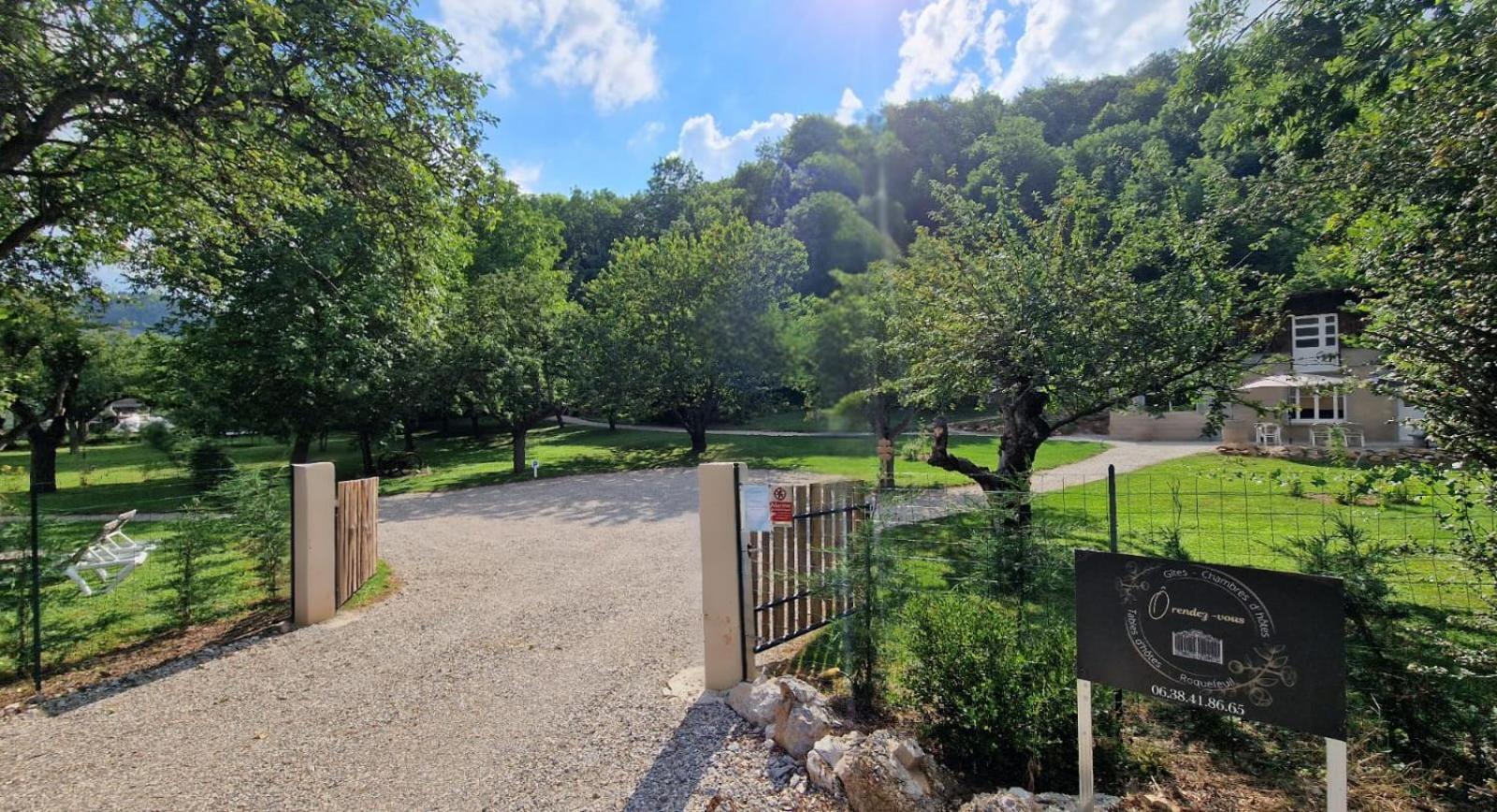Gite L'Enclos O Rendez-Vous Roquefeuil-Pays De Sault- Avec Jardin Ngoại thất bức ảnh